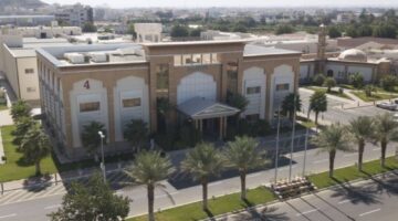 جامعة الطائف تحول الدراسة الحضورية “عن بعد” غدًا الثلاثاء