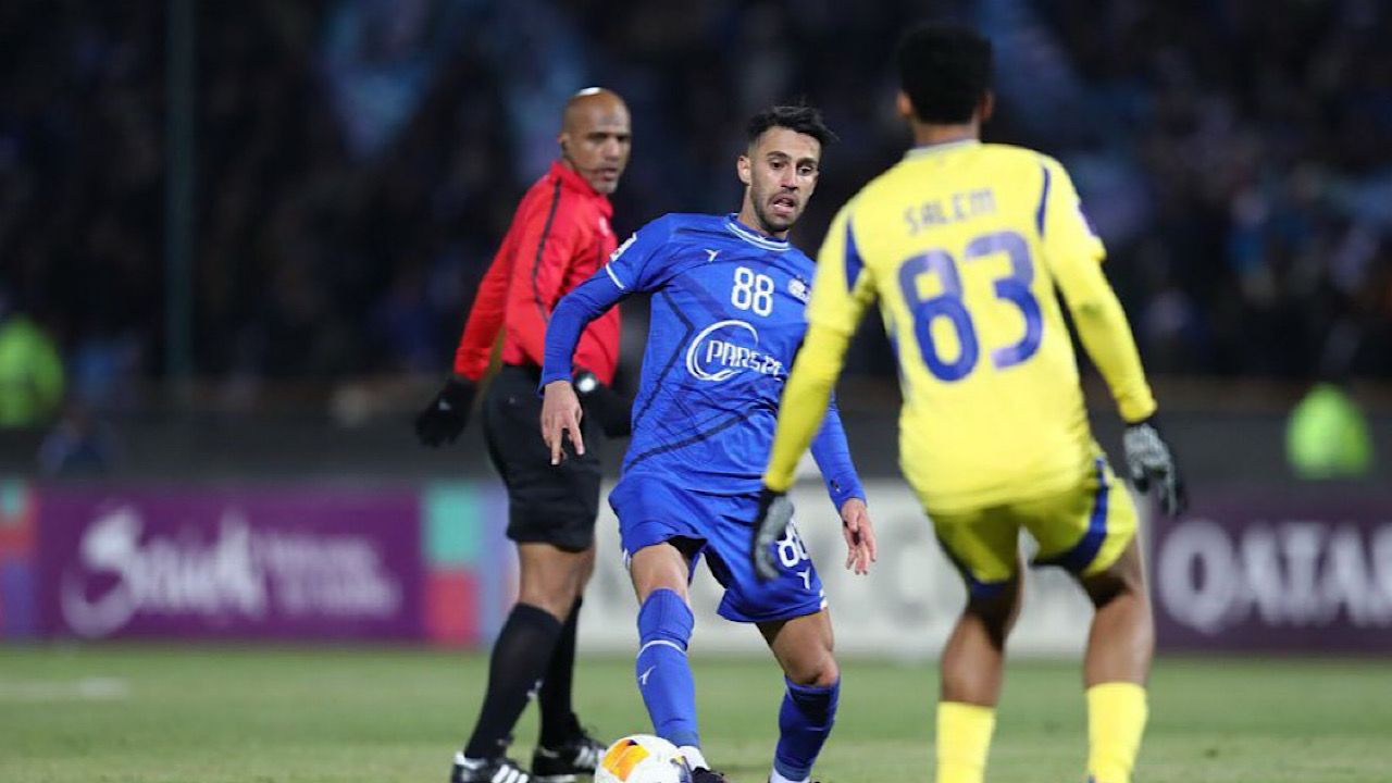 إصابة لاعب الاستقلال قبل مواجهة النصر